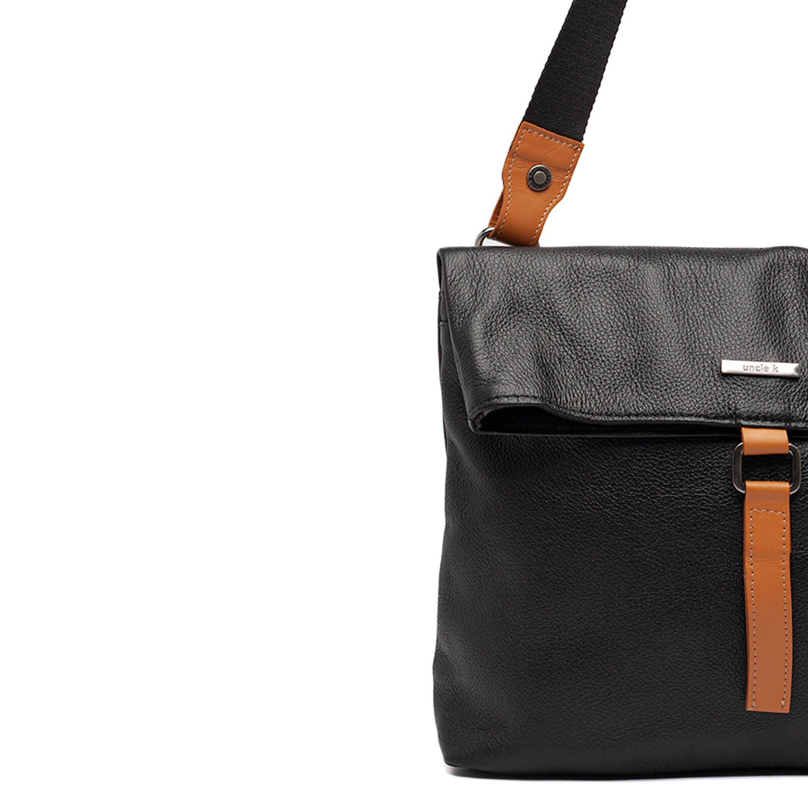 bolsa-tiracolo-couro-61259-v25-UNCLEK-preto-4