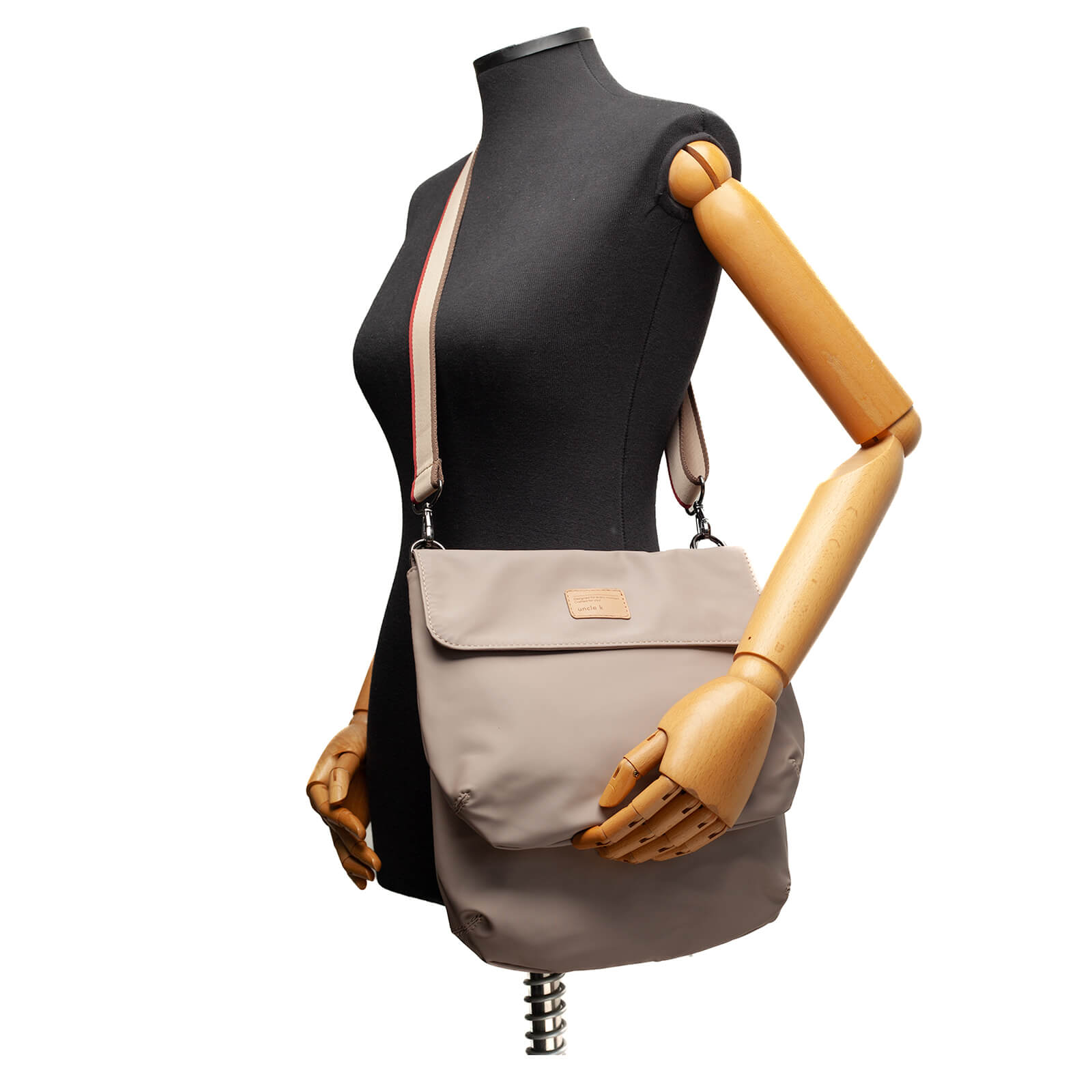 bolsa_multiuso_nylon_satin_61284_i25_unclek_caqui_11.jpg
