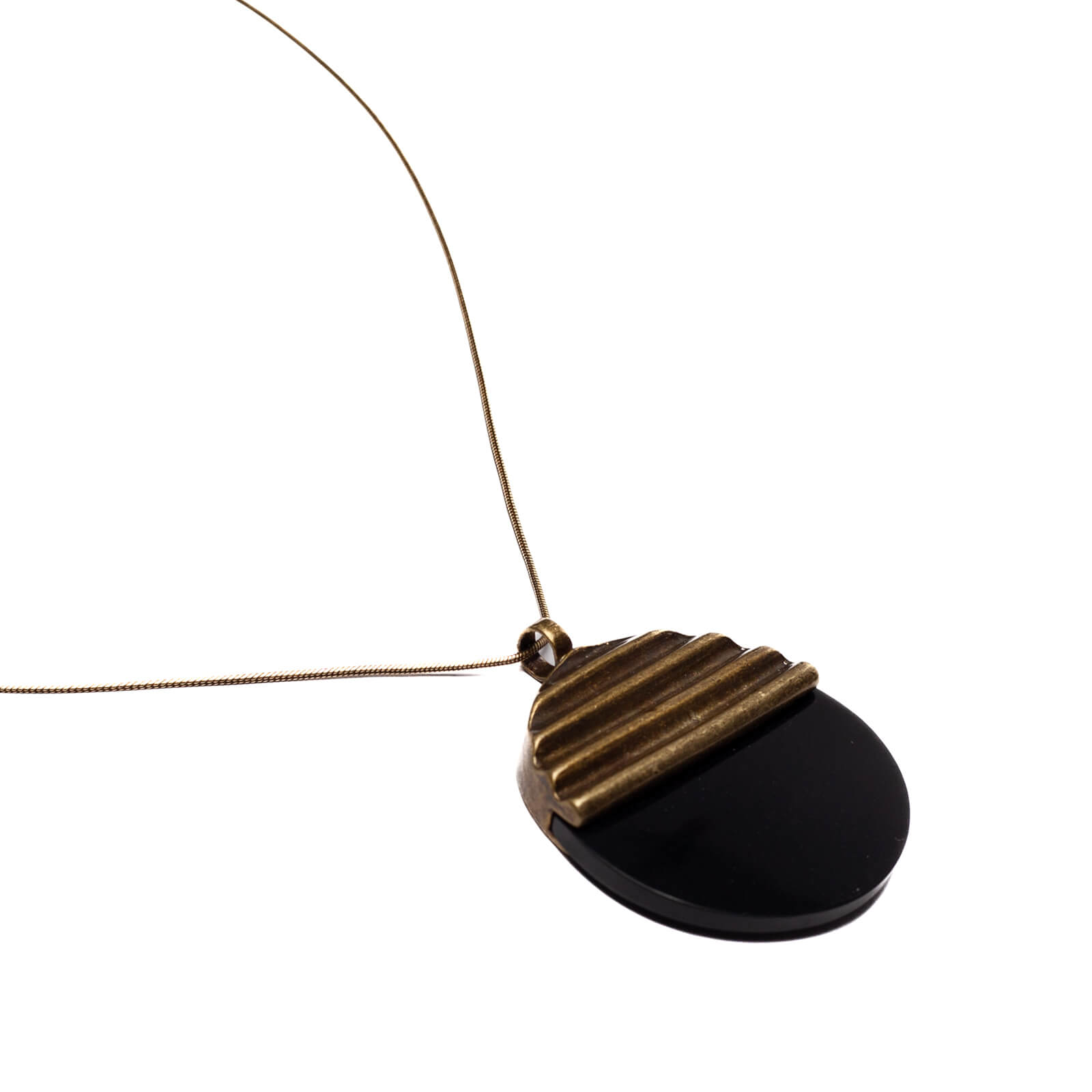 colar-resina-metal-ci25f-unclek-preto-2.jpg