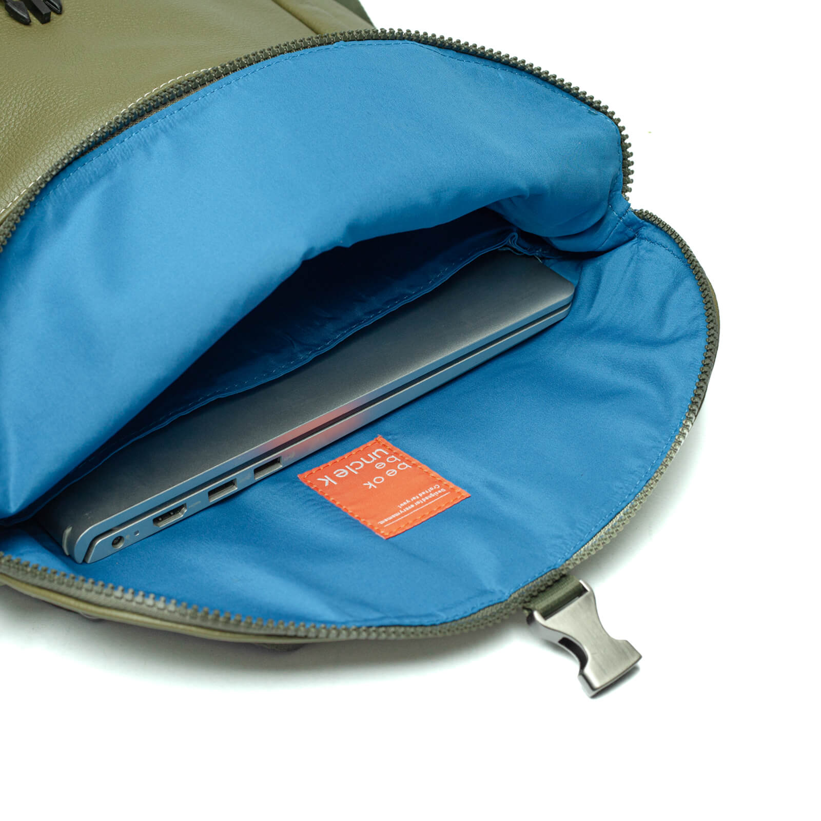 mochila_couro_61298_i25_unclek_verde_5.jpg