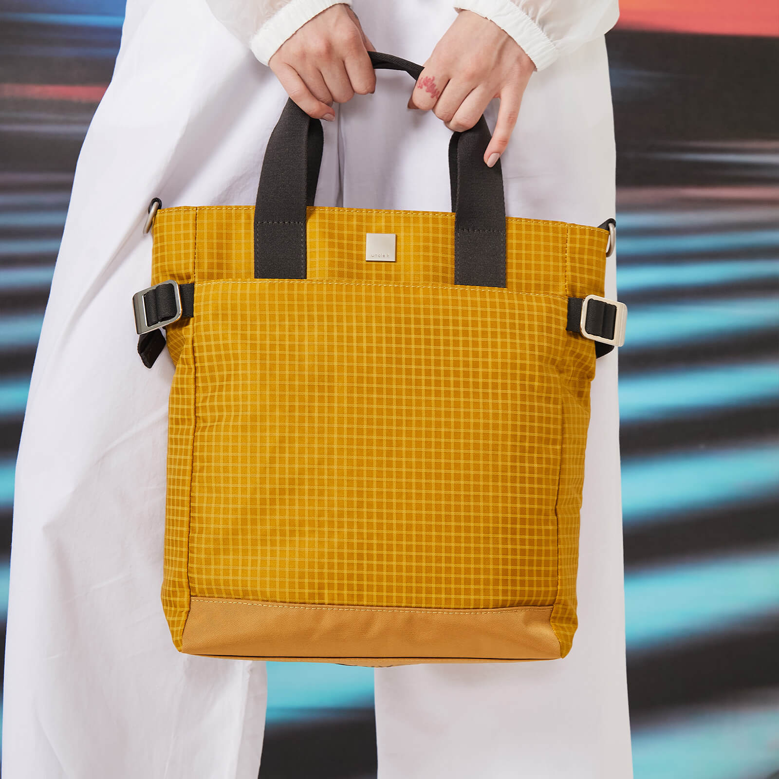 bolsa_nylon_ripstop_61315_i25_unclek_mostarda_2.jpg