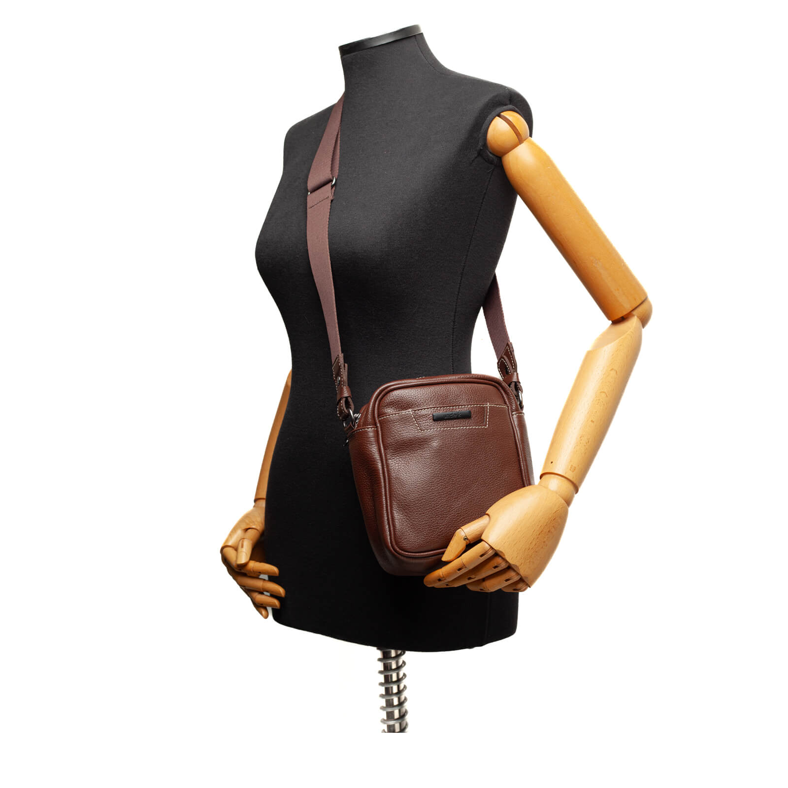 bolsa-tiracolo-couro-61301-i25-unclek-marrom-6.jpg