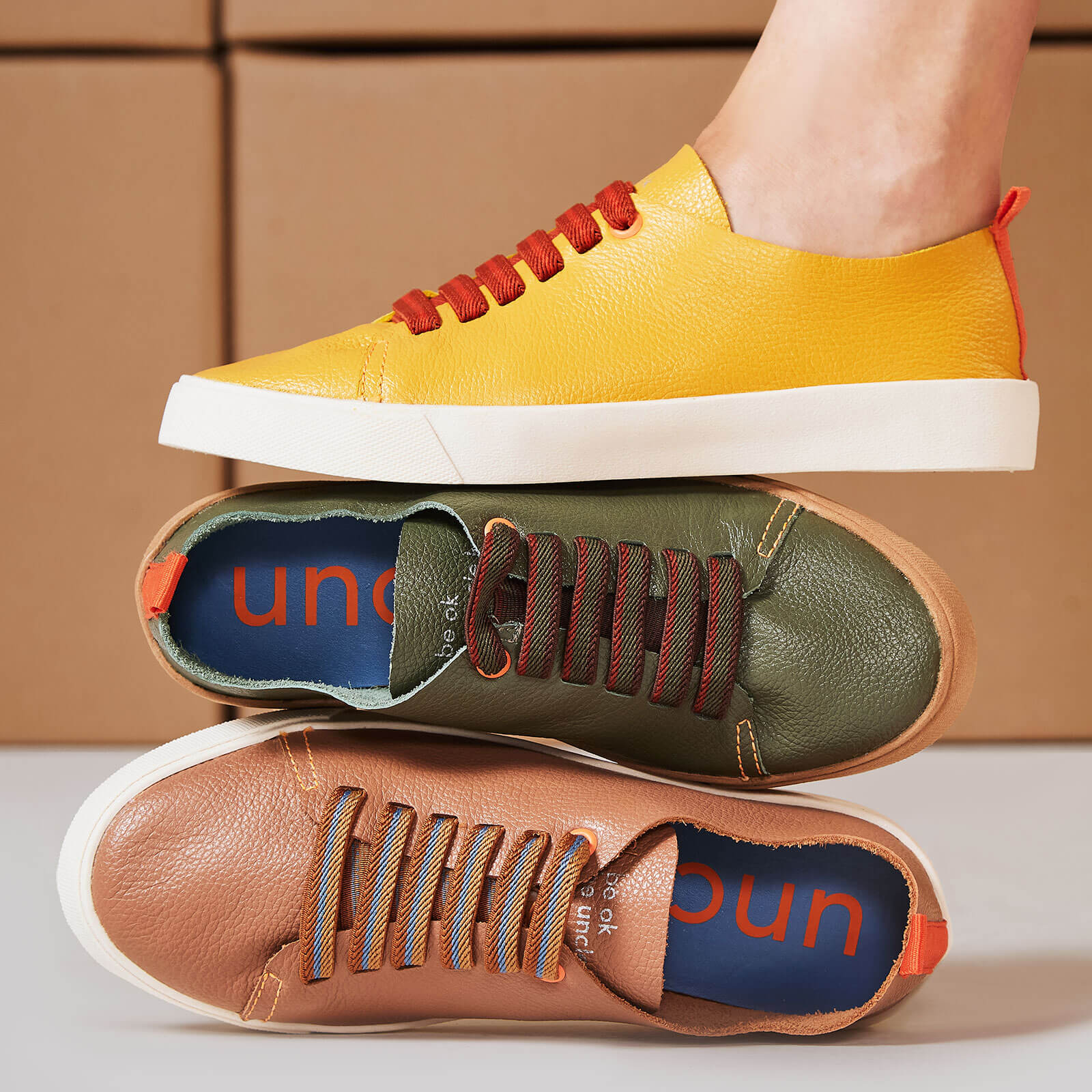tenis-couro-grid-i25-unclek-amarelo-2.jpg