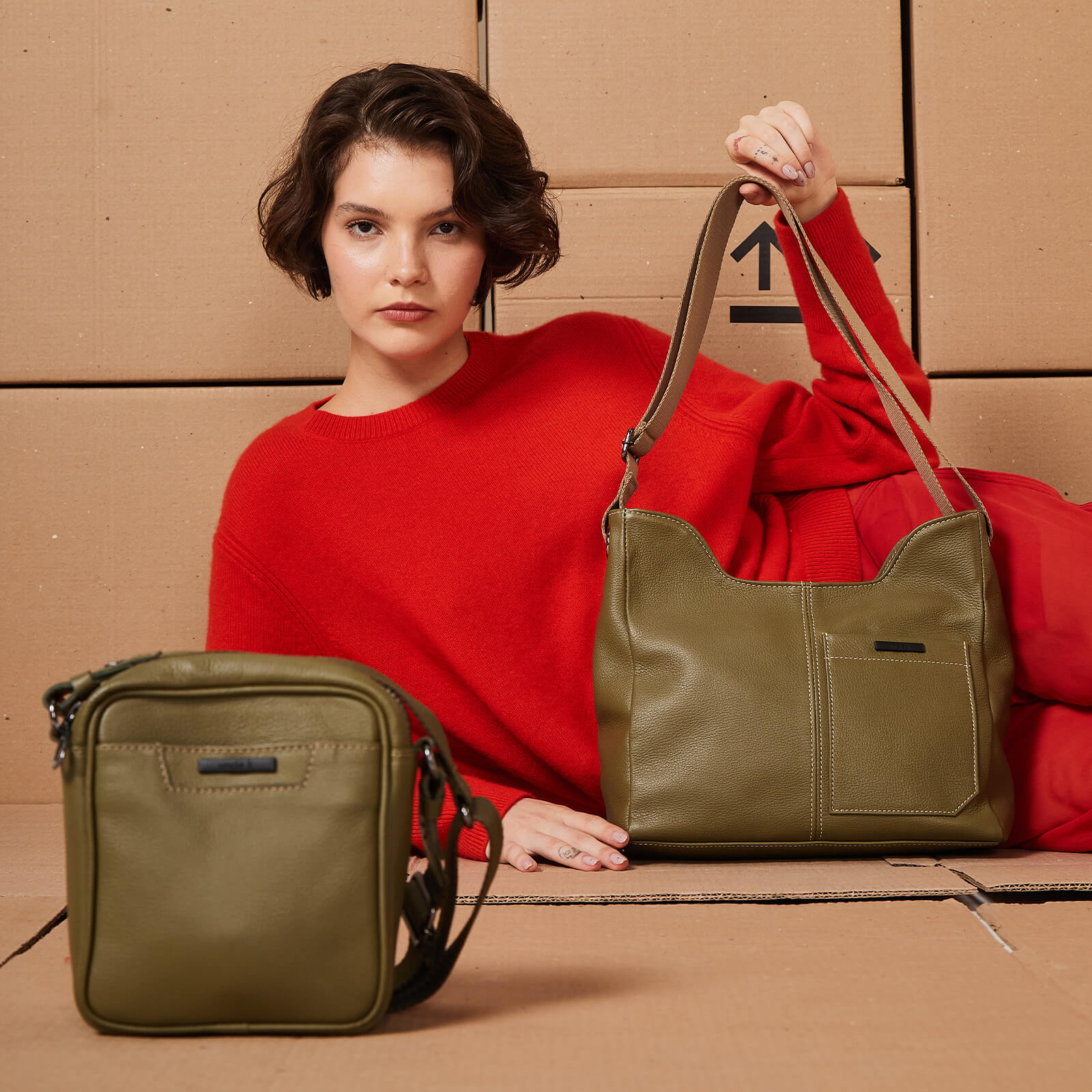 bolsa_tiracolo_couro_61300_i25_unclek_verde_2.jpg