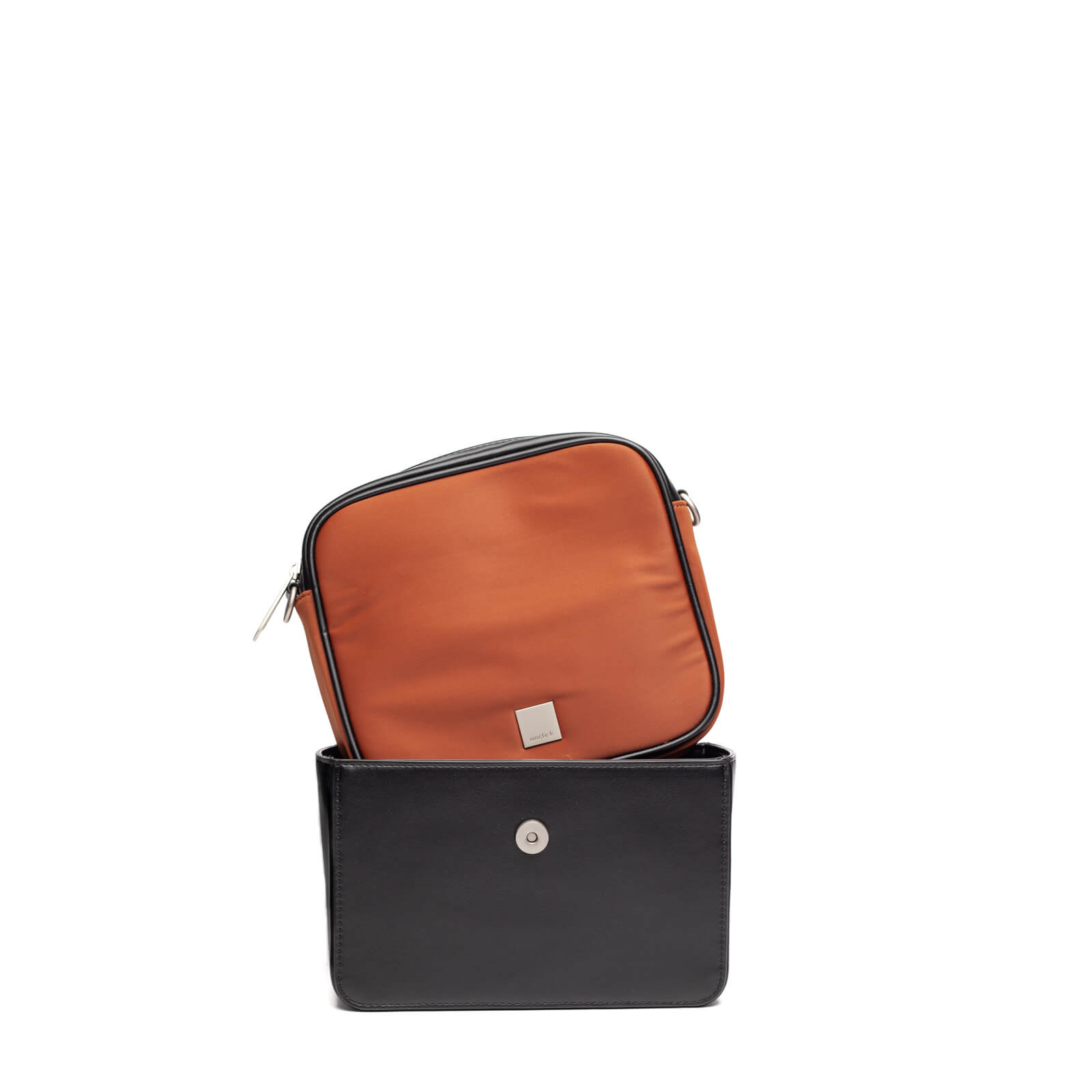 bolsa-tiracolo-media-pu-neoprene-61322-i25-unclek-preto-telha-4.jpg