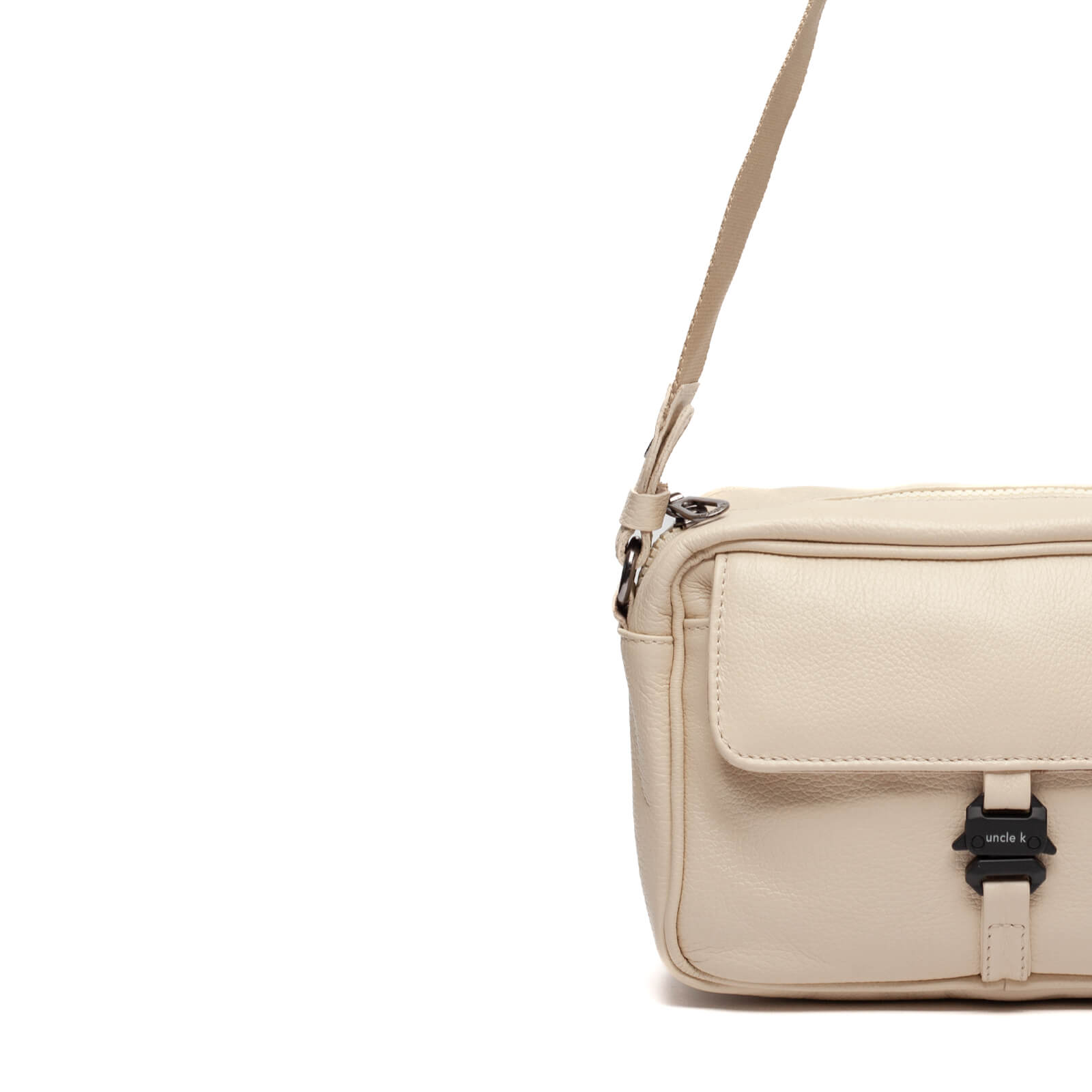 bolsa_tiracolo_couro_61303_i25_unclek_areia_4.jpg