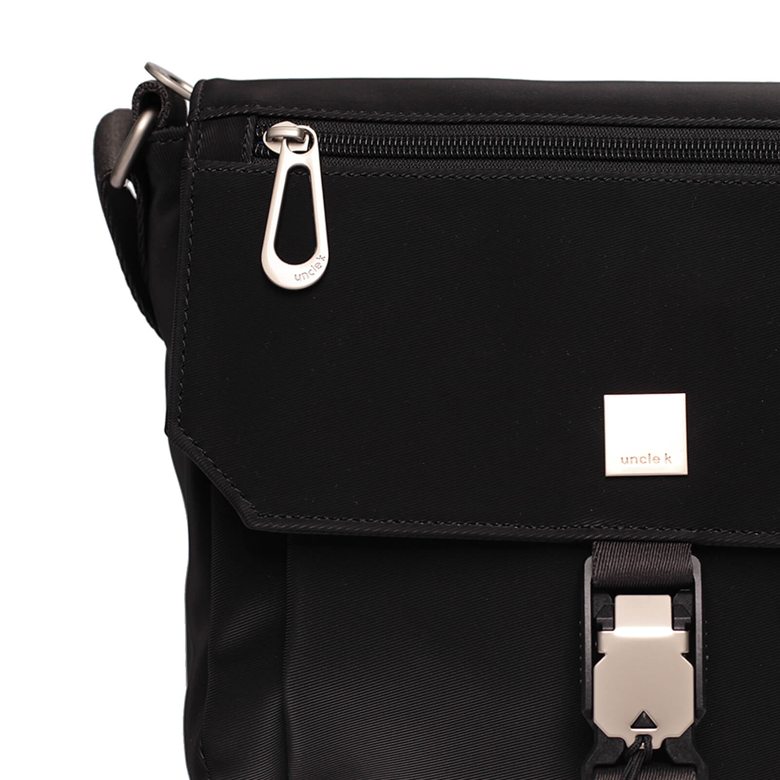 bolsa-tiracolo-nylon-twill-61308-i25-unclek-preto-4