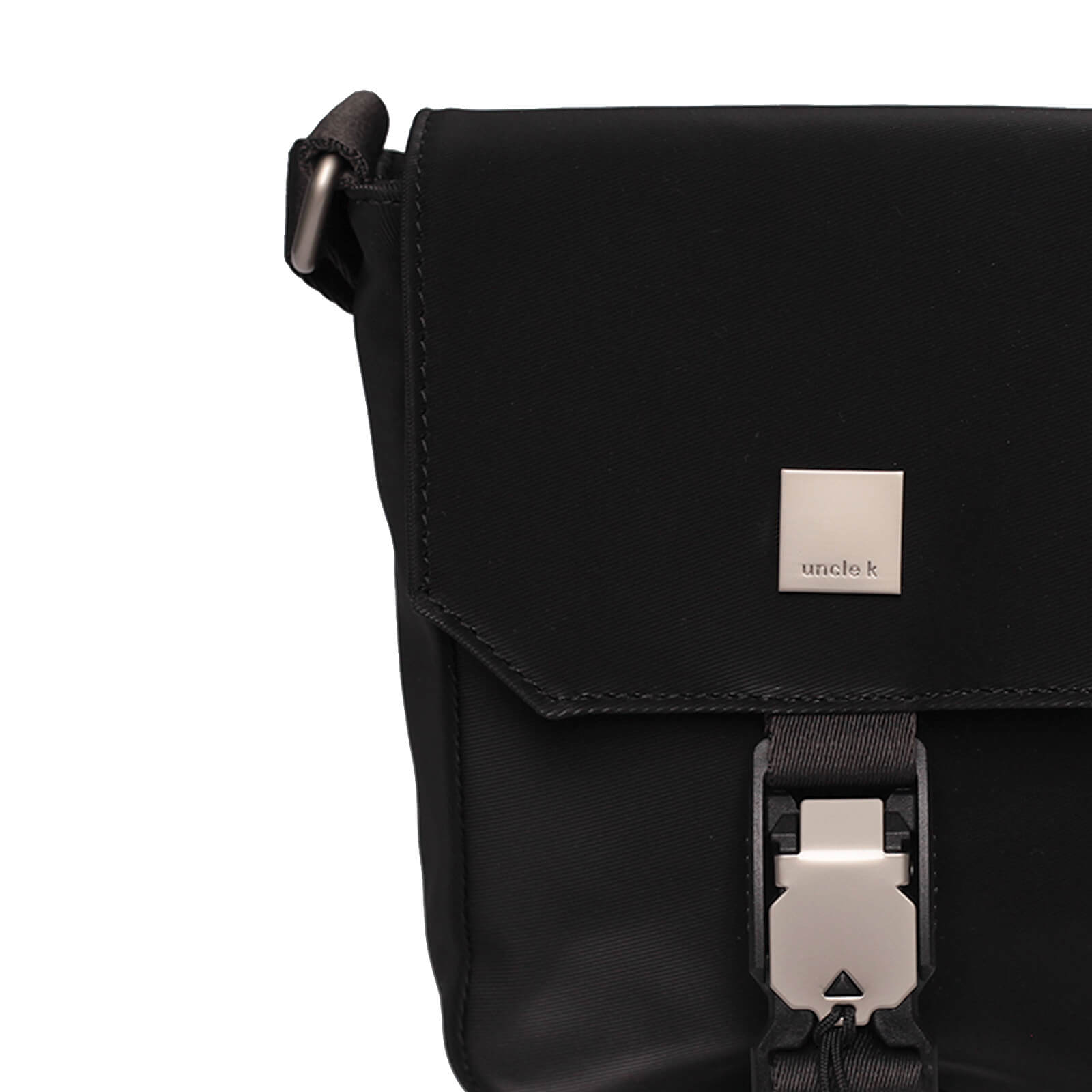 bolsa-tiracolo-nylon-twill-61042-i25-unclek-preto-3