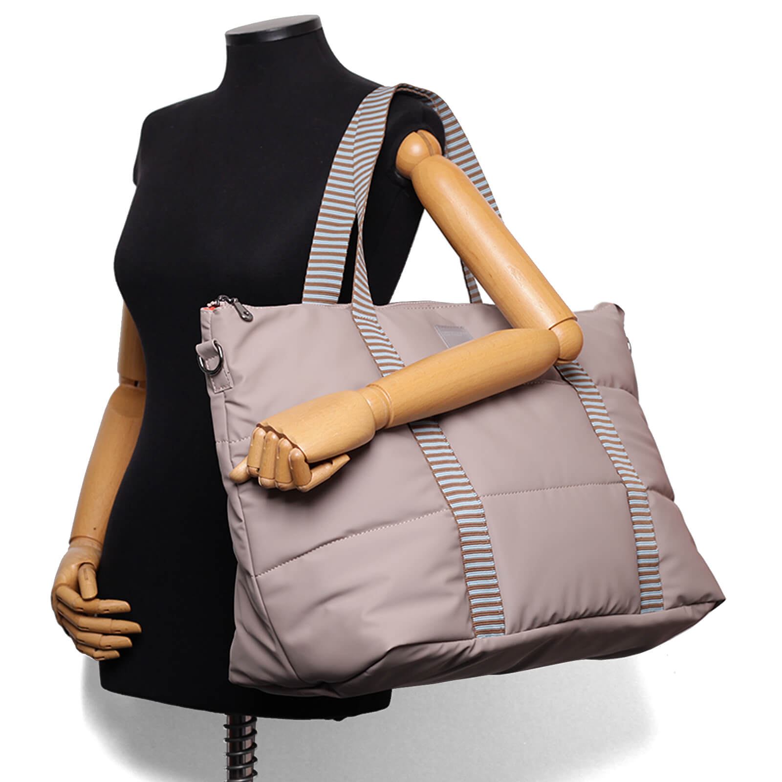 bolsa-grande-nylon-satin-puffer-61327-i25-unclek-caqui-6